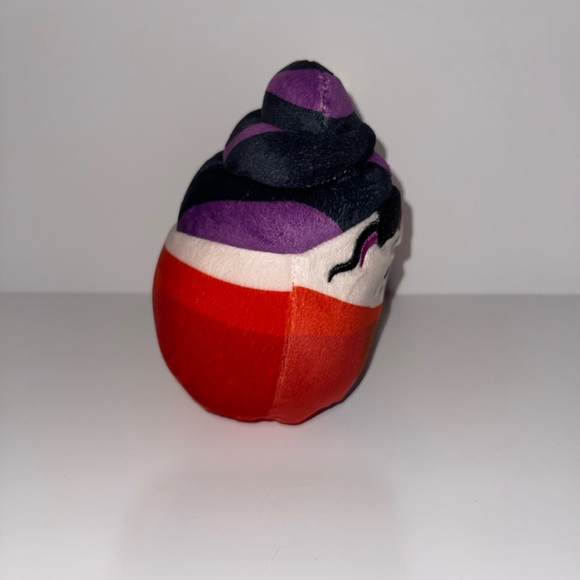 Squishmallows Winifred, Sarah & Mary Hocus Pocus 5" Stuffed Plush - Picture 15 of 15